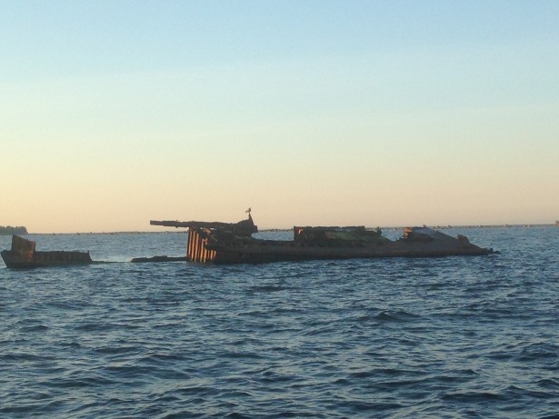 Затонувший корабль на Финском заливе
